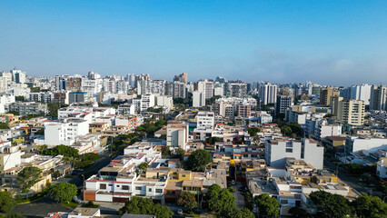 Obraz premium Sunny day in a residential neighborhood of San Isidro district, Lima, Peru.