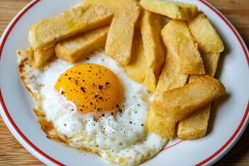 Fried Egg Sunny Side Up With Thick Cut Chuncky Chips