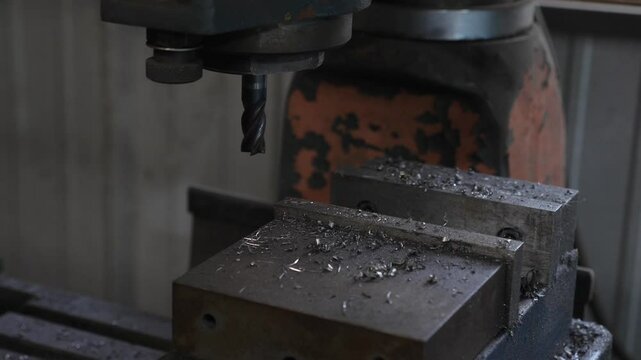 Milling machine in action
