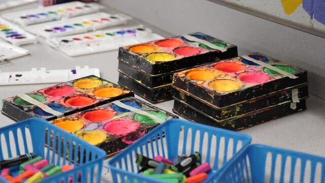 Exploring color palettes in an art classroom setup