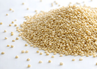 Fototapeta premium sesame seeds isolated on white background
