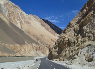 Ladakh – The Land of High Passes, Monasteries, and Mesmerizing Landscapes
