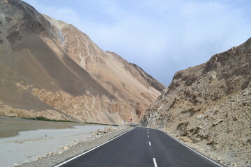 Ladakh – The Land of High Passes, Monasteries, and Mesmerizing Landscapes
