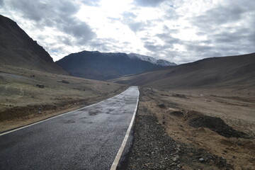 Ladakh – The Land of High Passes, Monasteries, and Mesmerizing Landscapes

