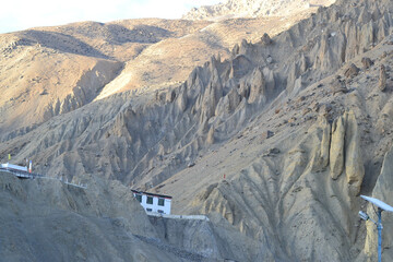 Spiti Valley – The Cold Desert of the Himalayas and Gateway to Timeless Tranquility
