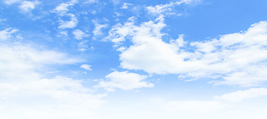 青空と白い雲   ワイド  
