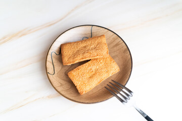 Financiers on Wooden Plate⑤