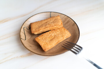 Financiers on Wooden Plate①