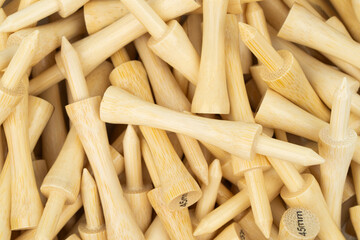 Eco-Friendly Bamboo Golf Tees Close-Up – 45mm Biodegradable Golf Accessories