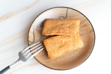 Financiers on Wooden Plate10
