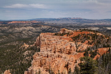Rainbow Point, Bryce Canyon National Park, Utah. Claron Formation, (Tcp) Pink member; mudstone, sistone, sandstone; weathers into picturesque cliffs, columns, spires, and pinnacles.

