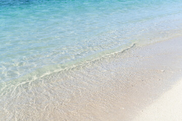 ガラスのように透明な沖縄の海