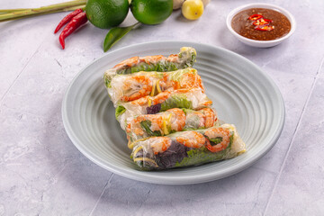 Vietnamese spring roll with prawn