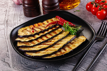 Hot grilled eggplant slices snack