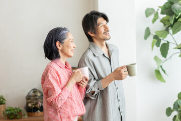 男女のポートレート