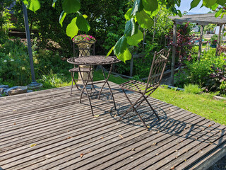 chairs for sitting in the garden