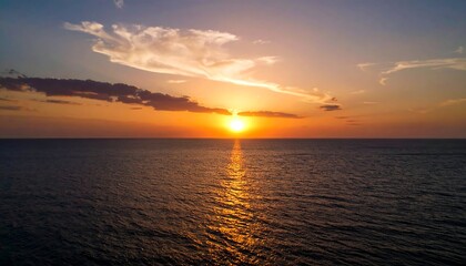 Obraz premium Ocean Sunset with Golden Hour Seascape.