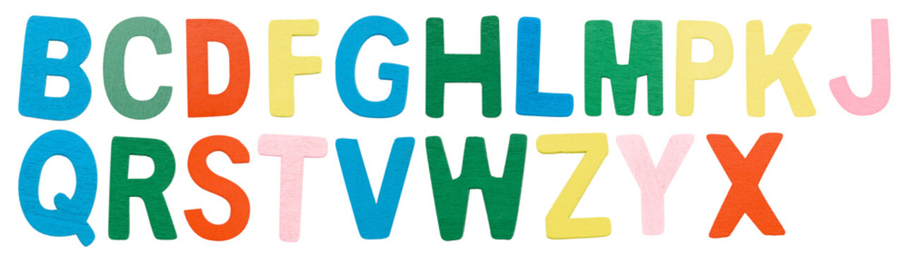 set di lettere alfabeto latino realizzate in legno colorato isolate su sfondo bianco o trasparente - consonanti