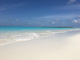 Crystal Clear Waters and White Sand – Maldives Dreamscape