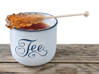 Schwarzer Tee mit Kandis Hintergrund transparent PNG cut out