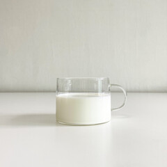 유리컵 글라스 컵 신선한 우유