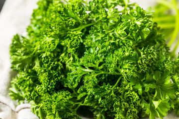 Organic Raw Green Curly Parsley Sprigs
