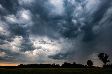 Aufziehendes Gewitter