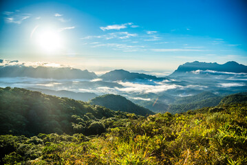 Pico Marumbi, Morretes. Vista a partir do pico Pão de Loth, Paraná, Curitiba, Brasil. Acima das...