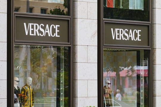 Versace Logo Images – Browse 605 Stock Photos, Vectors, and Video