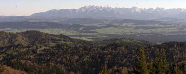 Wieża widokowa i okolice w Lubaniu. Okolice jeziora Czorstyńskiego niedaleko Tatr. Polska 2025. © Roman Trojanowski