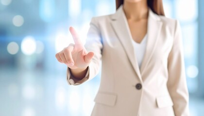 Interacción simbólica con pantallas invisibles, enfatizando la digitalización de procesos y la capacidad humana para adaptarse a entornos inteligentes que requieren decisiones ágiles y conectadas.