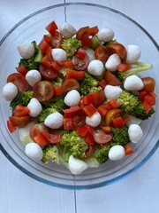 brokkoli, cheese, tomatoes