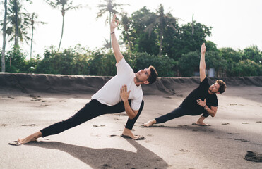 Twist and reach in synchrony reflect spatial awareness and cognitive anchoring—embodied...