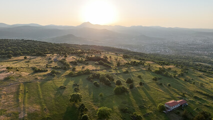 Le plateau de Gergovie en Auvergne au coucher de soleil