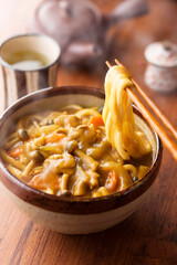 【カレーうどん】身体も心も温まる嬉しいたっぷり具材のカレーうどん。