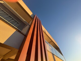 construção sobrado com detalhe arquitetônico 
