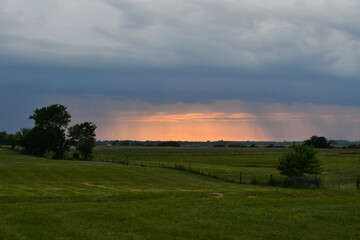 Naklejka premium Sunset Storm Clouds