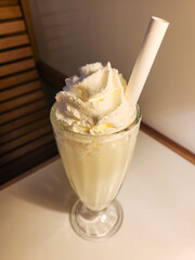 A photo of a Vanilla Sundae drink.