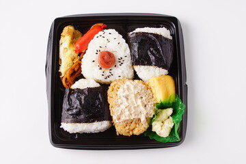 おにぎり弁当