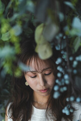 植物と女性