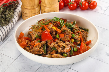 Gourmet shredded meat with vegetables