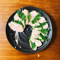 サラダチキンと大葉