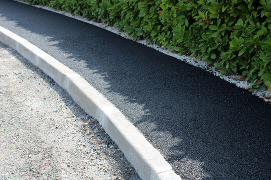 Am&eacute;nagement de route, all&eacute;e, trottoir, travaux de voirie, bordure et enrob&eacute;