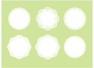 白い丸型のレースペーパーのベクターイラスト6点。