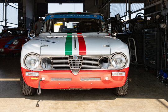 Front eines Alafa Romeo Gulia Rennwagens bei den N&uuml;rburgring Classics 2025, Adenau, Deutschland, 13.06.2025