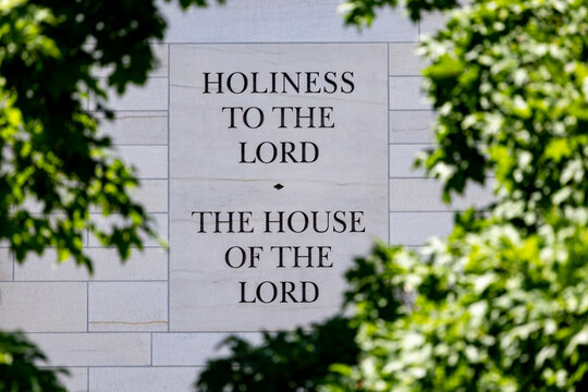 Close up of Nauvoo temple