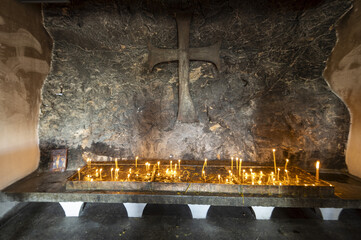 Brûloir pour cierges au monastère d'Ostrog, Montenegro