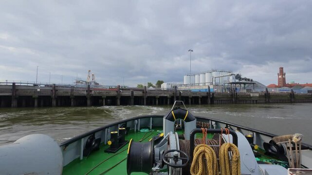 VSP tugboat leaving the berth.
Cuxhaven, Lower Saxony, Germany
4K 60fps