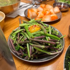 ヌンドンミナリ　セリの刺身