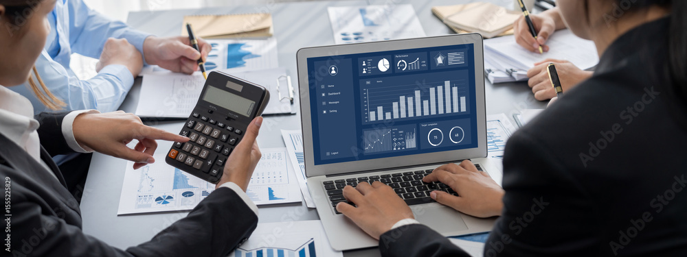 Aufkleber business intelligence and data analysis concept. analyst team working on financial data analysis das